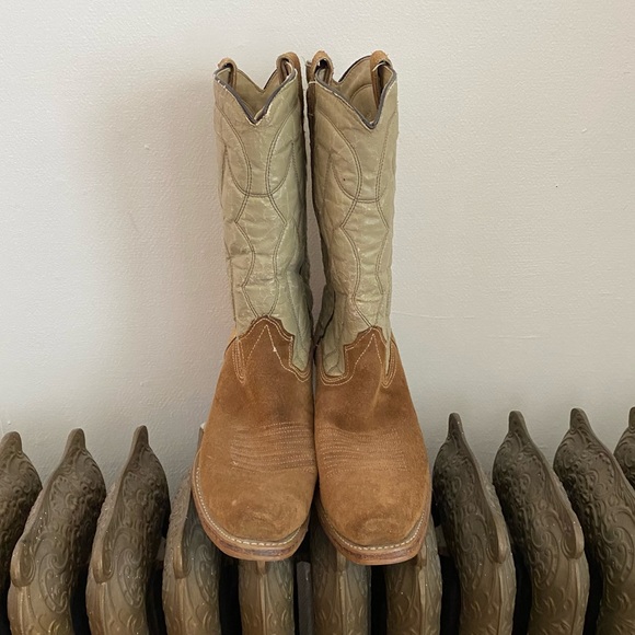 VINTAGE Bronco Cowboy Boots - Picture 3 of 8